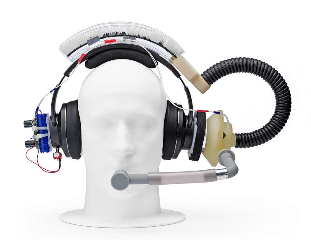 Dyson Zone _ Air-purifying headphones _ Overview _ Dyson 2022-03-31 14-28-45.png