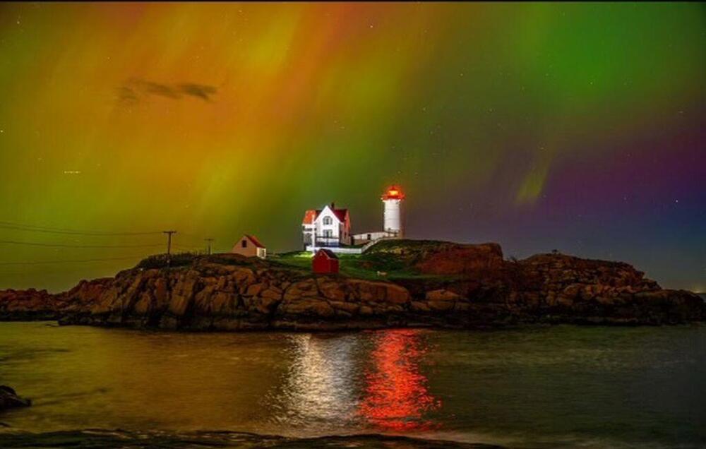 Nubble Norhtern Lights.jpg