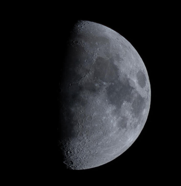 R6 MK II APSC 1.6.jpg