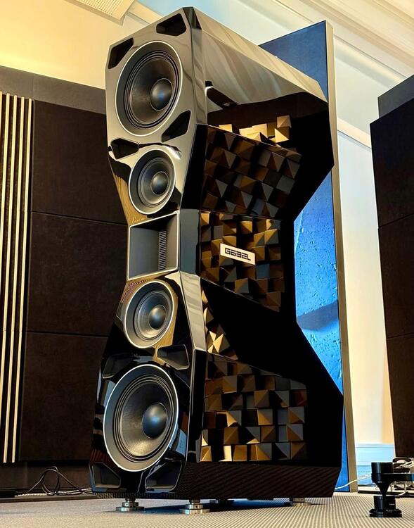 Göbel Divin Noblesse Speaker.jpg