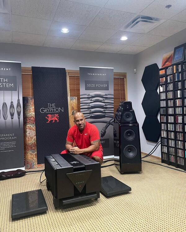 Gryphon Apex Amplifier.jpg